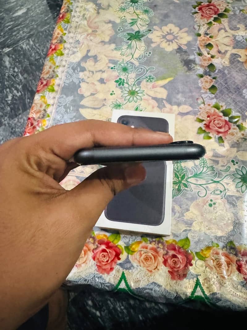 Apple iPhone 11 5