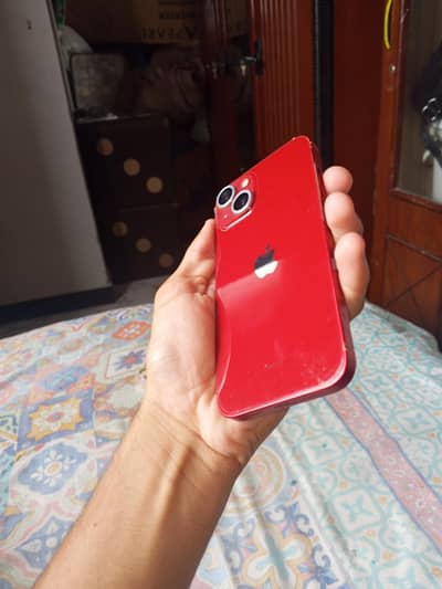Apple iPhone 13