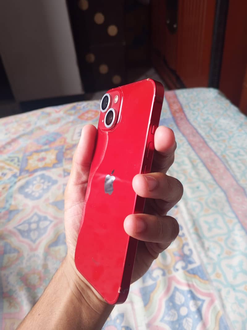 Apple iPhone 13 4