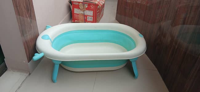 kids bath tub in excellent condition for sale