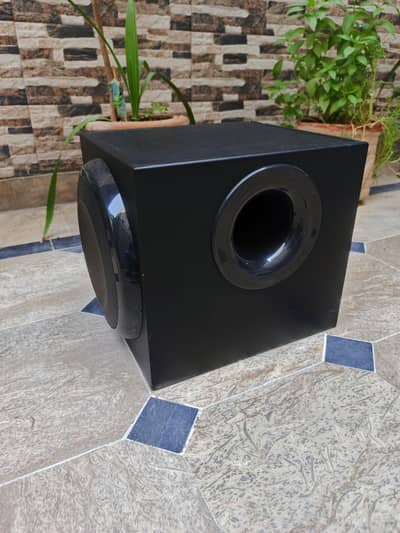 Logitech z906 passive subwoofer hometheater(read add)