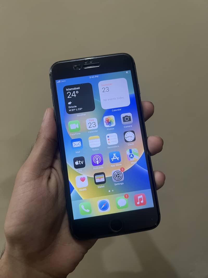 iPhone 8 Plus 3