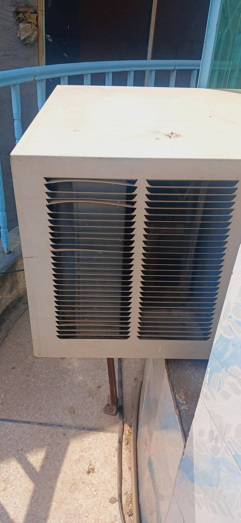 General window Ac 4