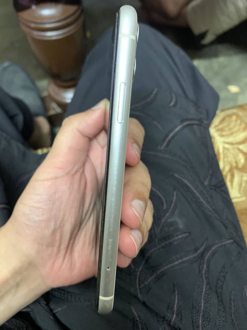 Apple iPhone 11 2