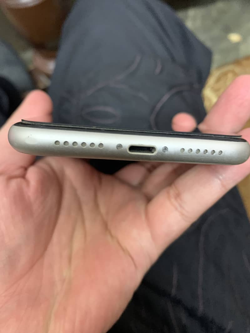 Apple iPhone 11 5