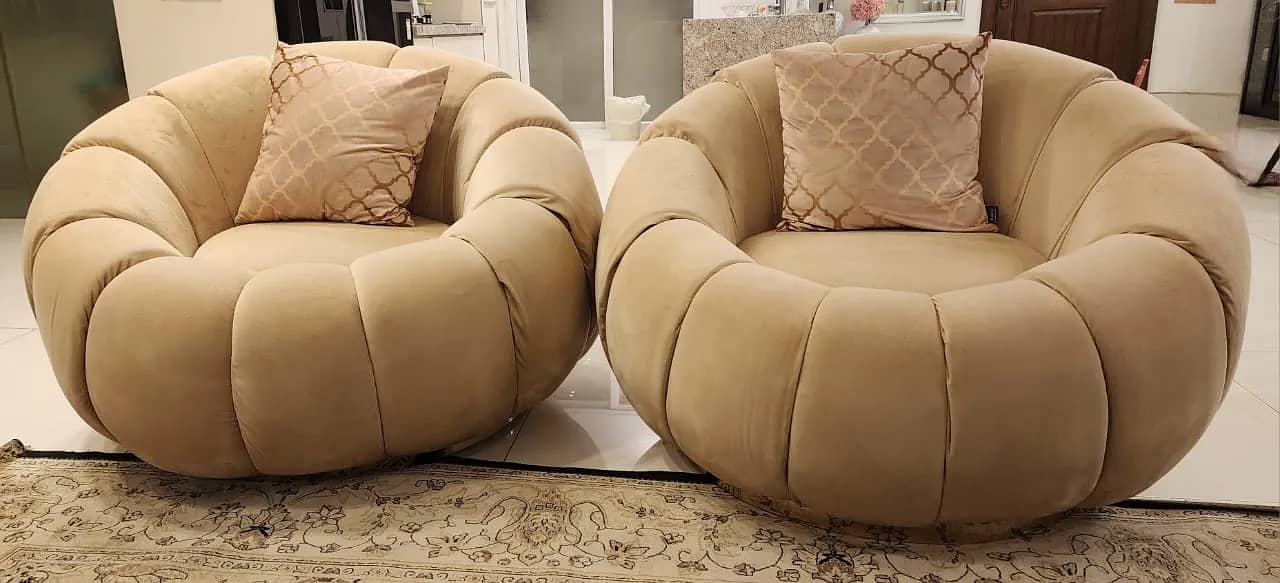 Beige Round Sofa Set 0