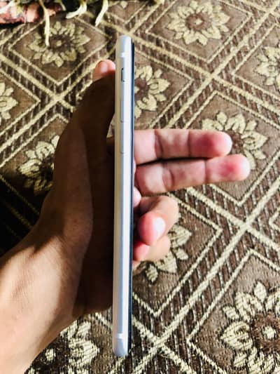 Apple iPhone SE