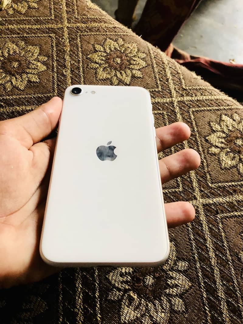 Apple iPhone SE 3