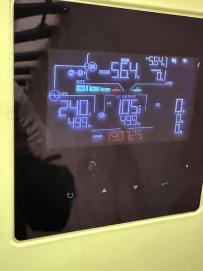 Crown Nova 8.2kw Hybrid Inverter with wifi