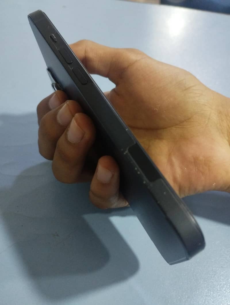 Apple iPhone 14 2