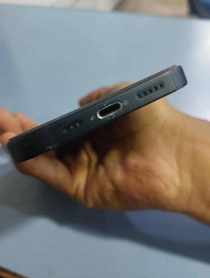 Apple iPhone 14 3
