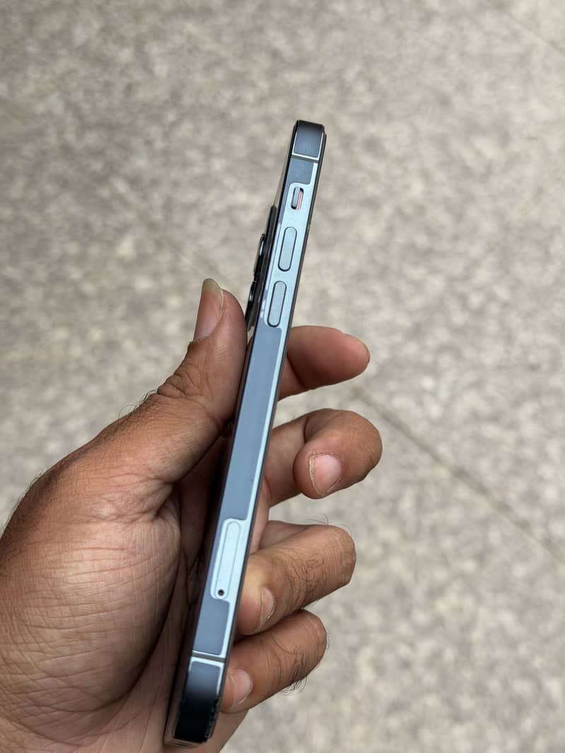 Apple iPhone 12 Pro 1