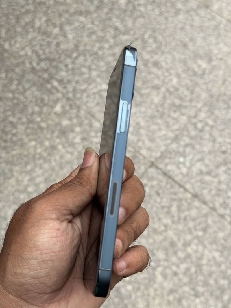 Apple iPhone 12 Pro 2