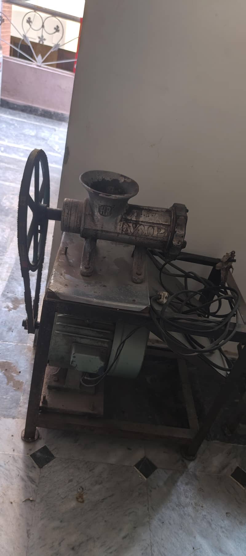 meat grinder 3