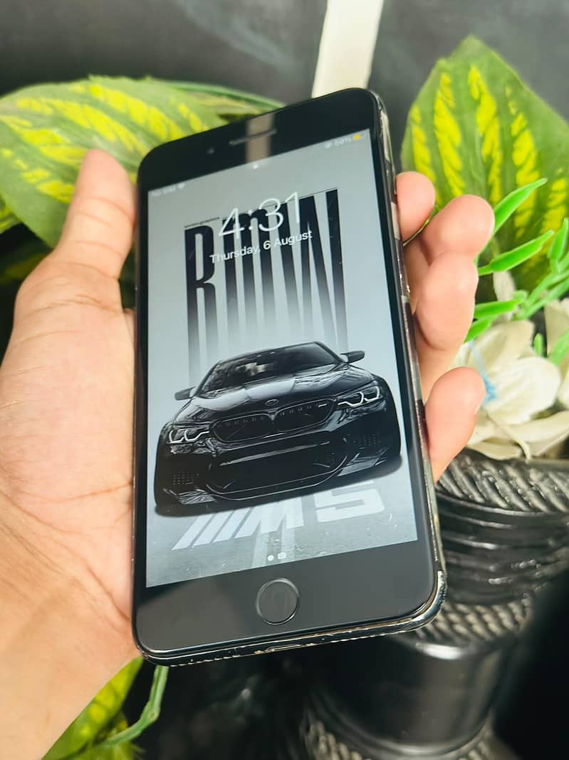 Apple iPhone 7 Plus 6