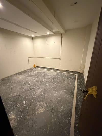 4 MARLA SECOND FLOOR HALL FOR RENT