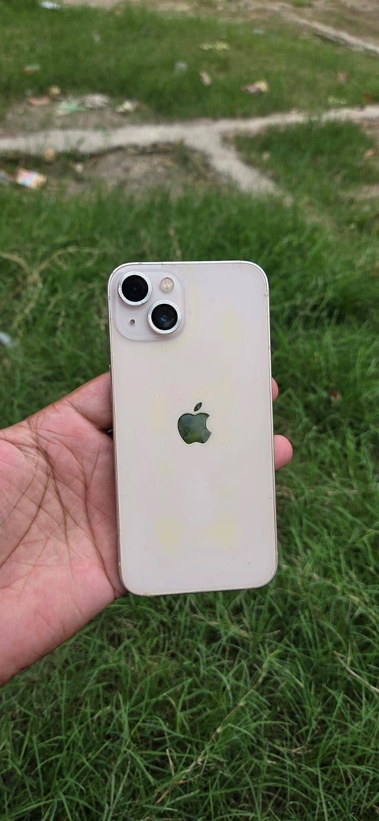 Apple iPhone 13 0