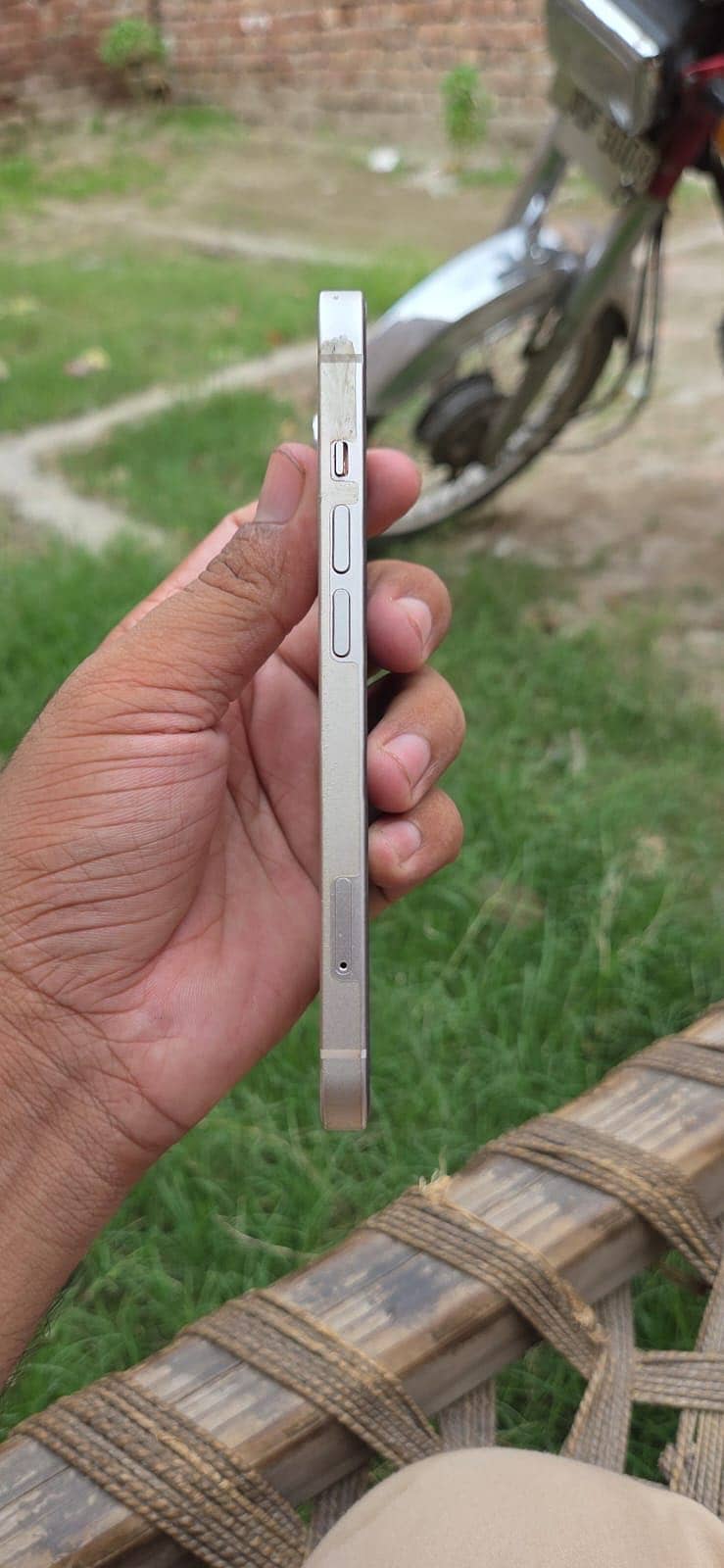 Apple iPhone 13 1