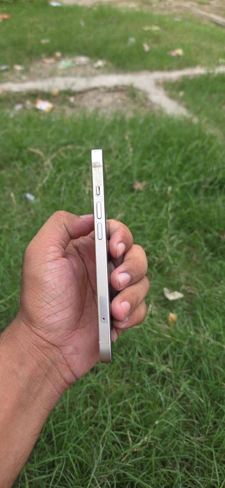 Apple iPhone 13 2