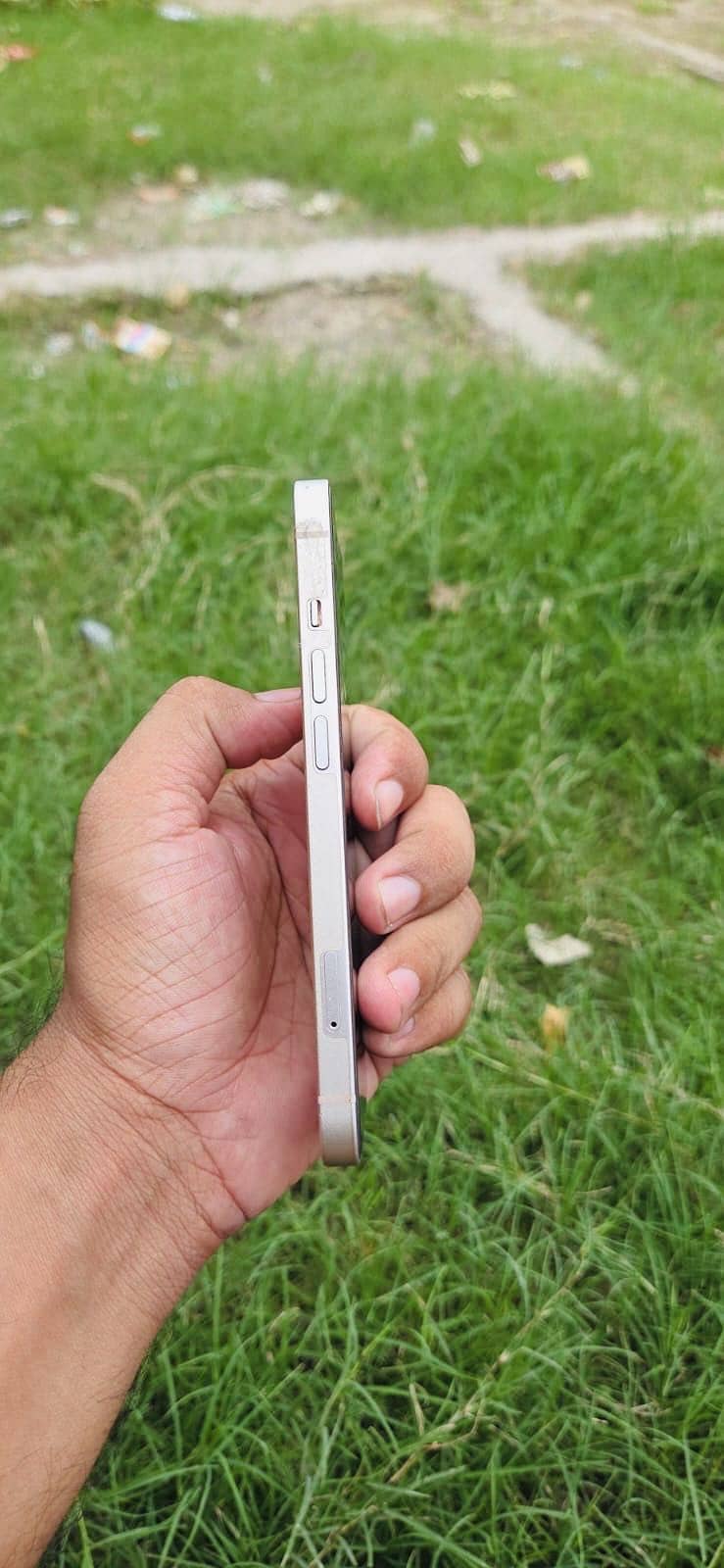 Apple iPhone 13 5