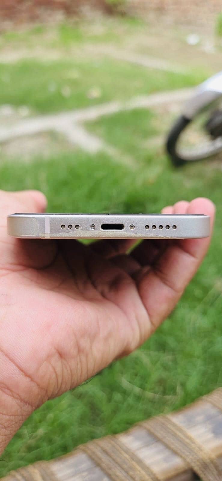 Apple iPhone 13 6