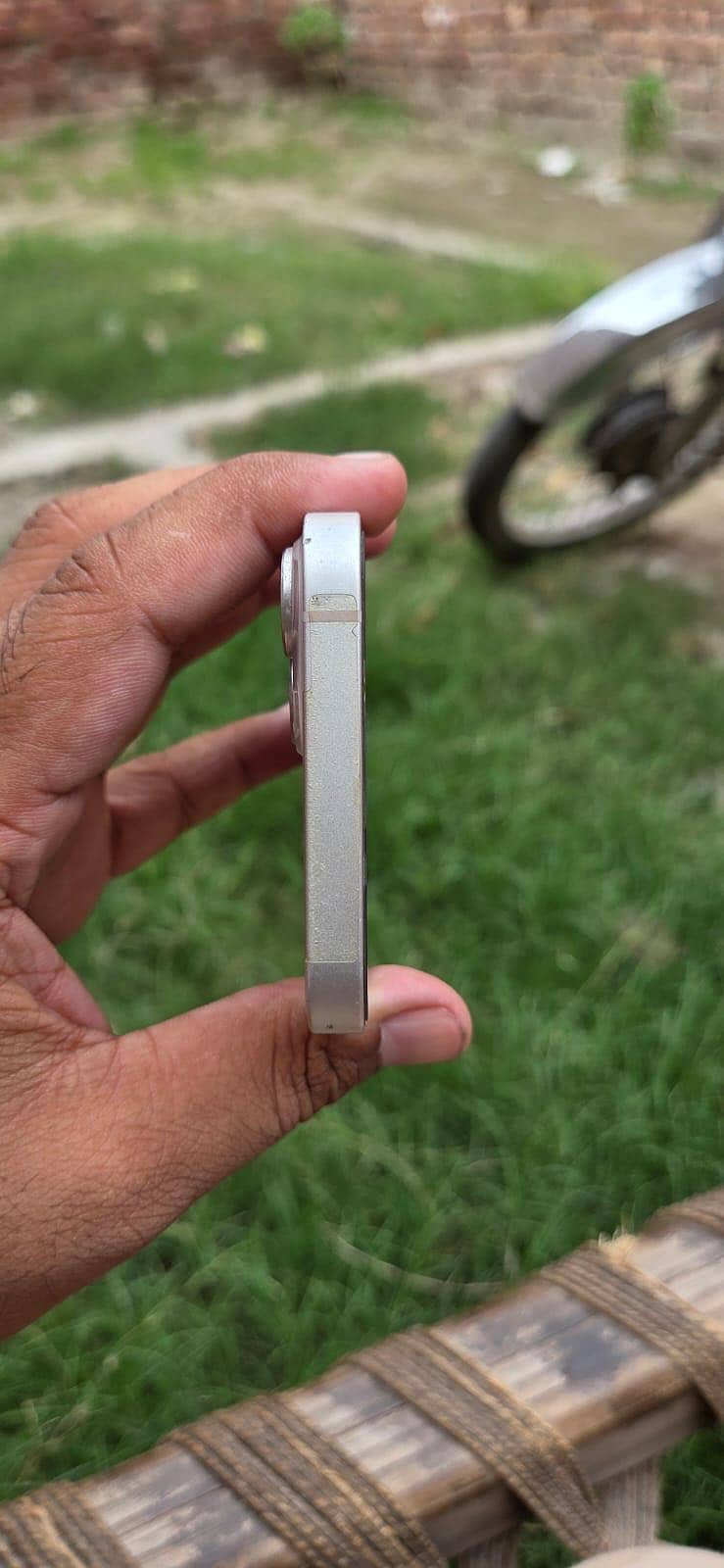 Apple iPhone 13 11
