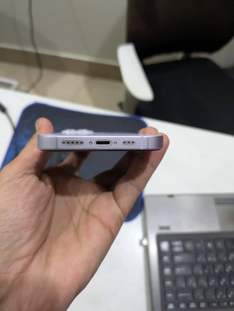 Apple iPhone 14 3