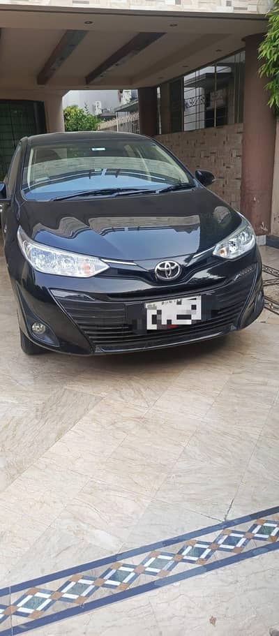 yaris car