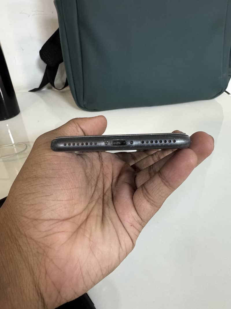 Apple iPhone 8 Plus 2