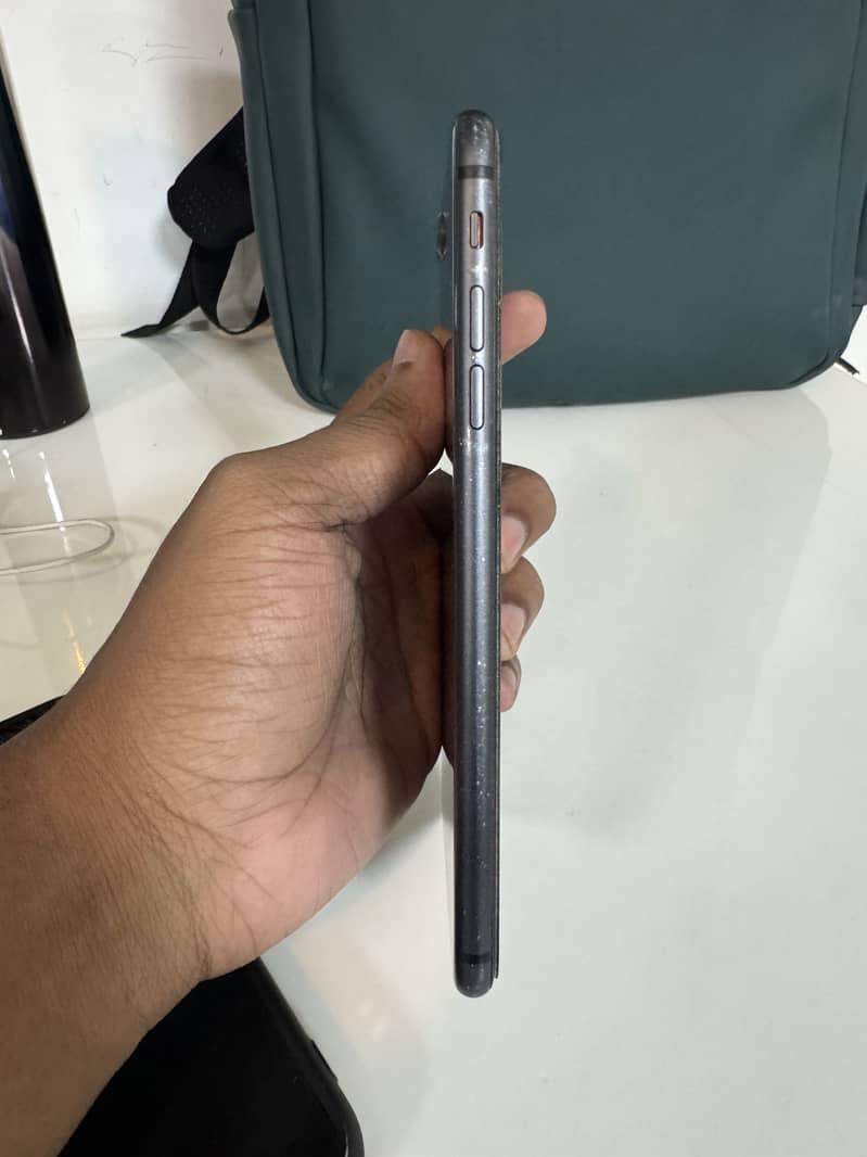 Apple iPhone 8 Plus 5