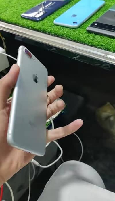 Apple iPhone 7 Plus