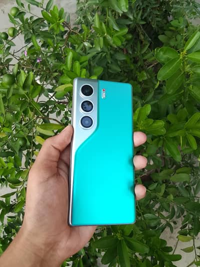 Tecno CAMON 40 Pro