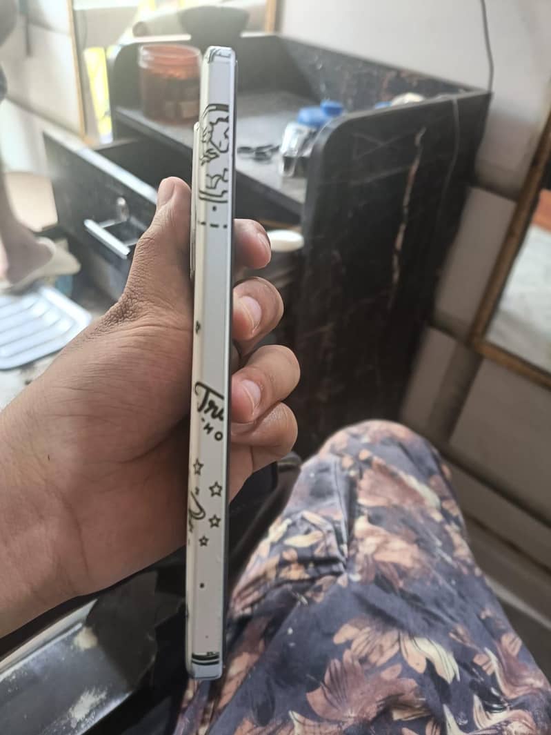 Realme Neo7 4