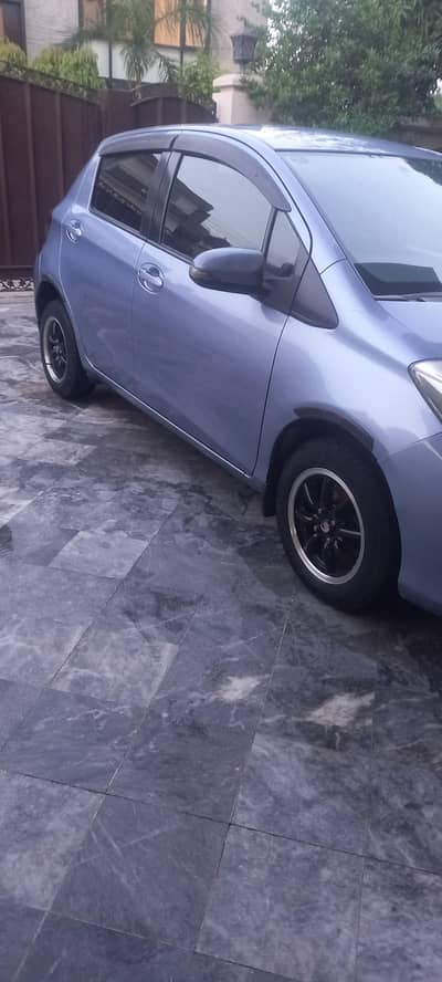 Toyota Vitz 2015