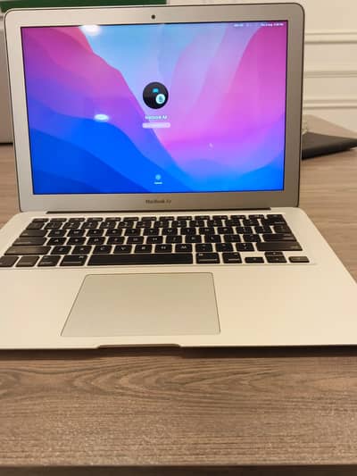 Apple MacBook Air | Core i5 / 4GB RAM / 128GB SSD | Excellent Conditi