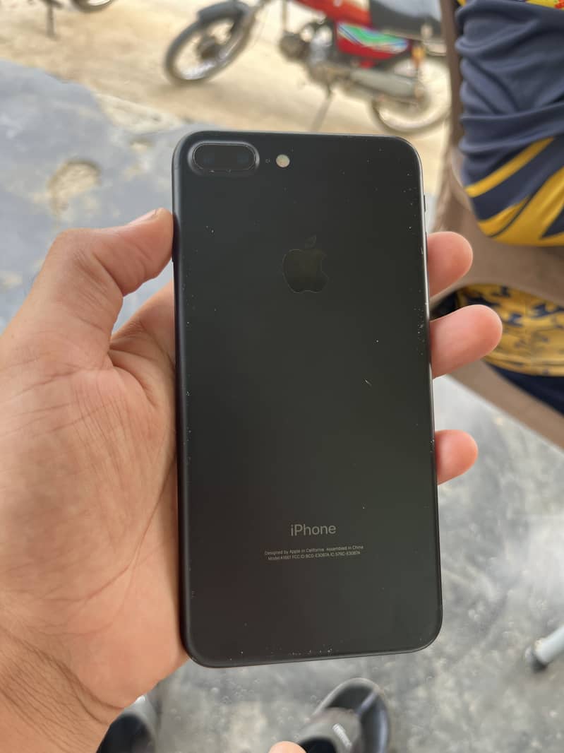 Apple iPhone 7 Plus 1