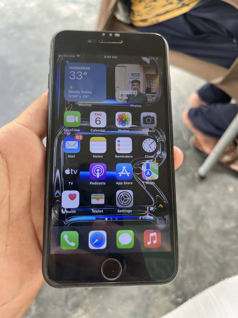 Apple iPhone 7 Plus 6