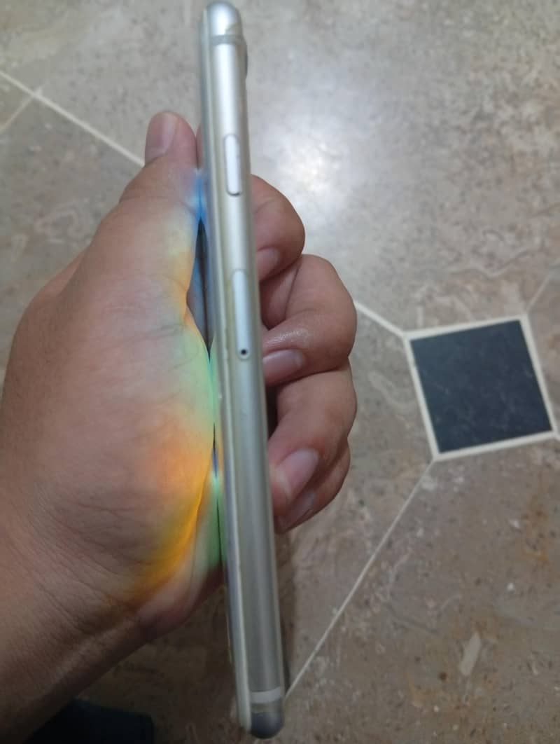 Apple iPhone 8 5