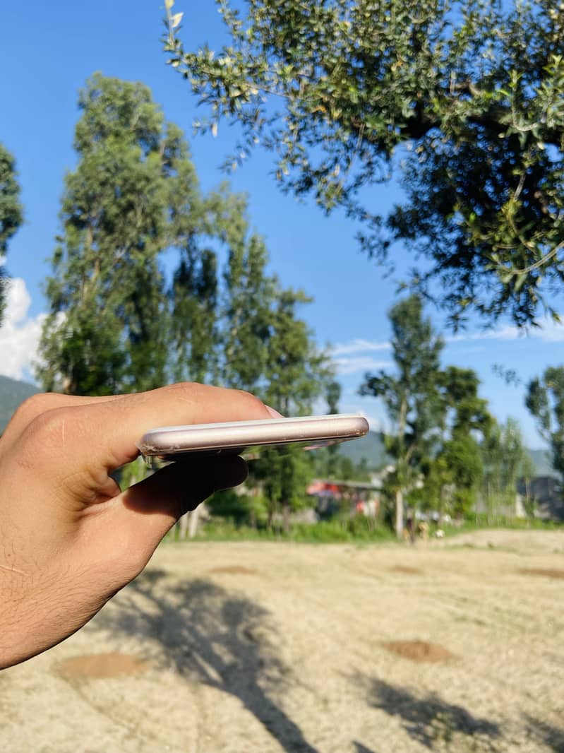 Apple iPhone 8 Plus 2