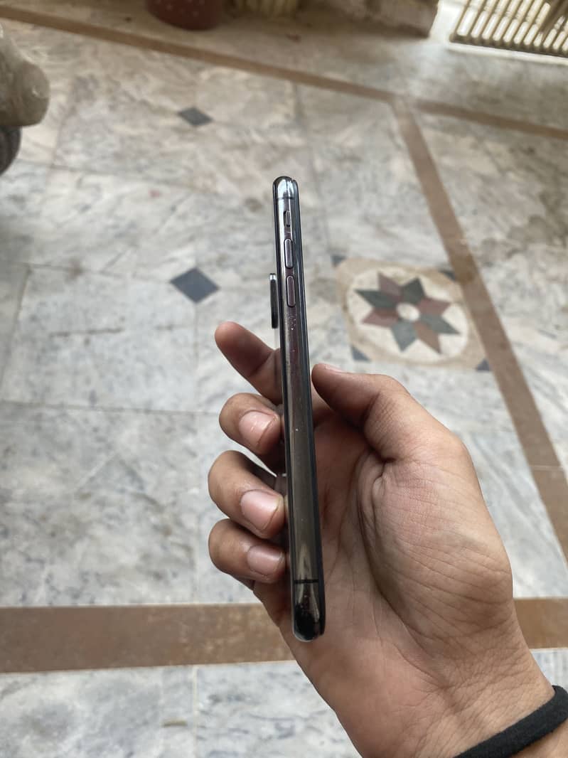 Apple iPhone X 2