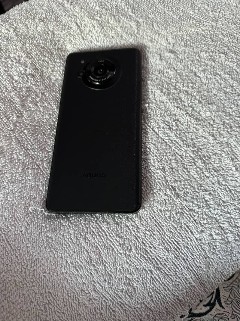 Sharp Aquos Sense7 0
