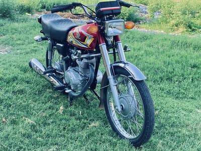 Honda 125 used but look like zero meter