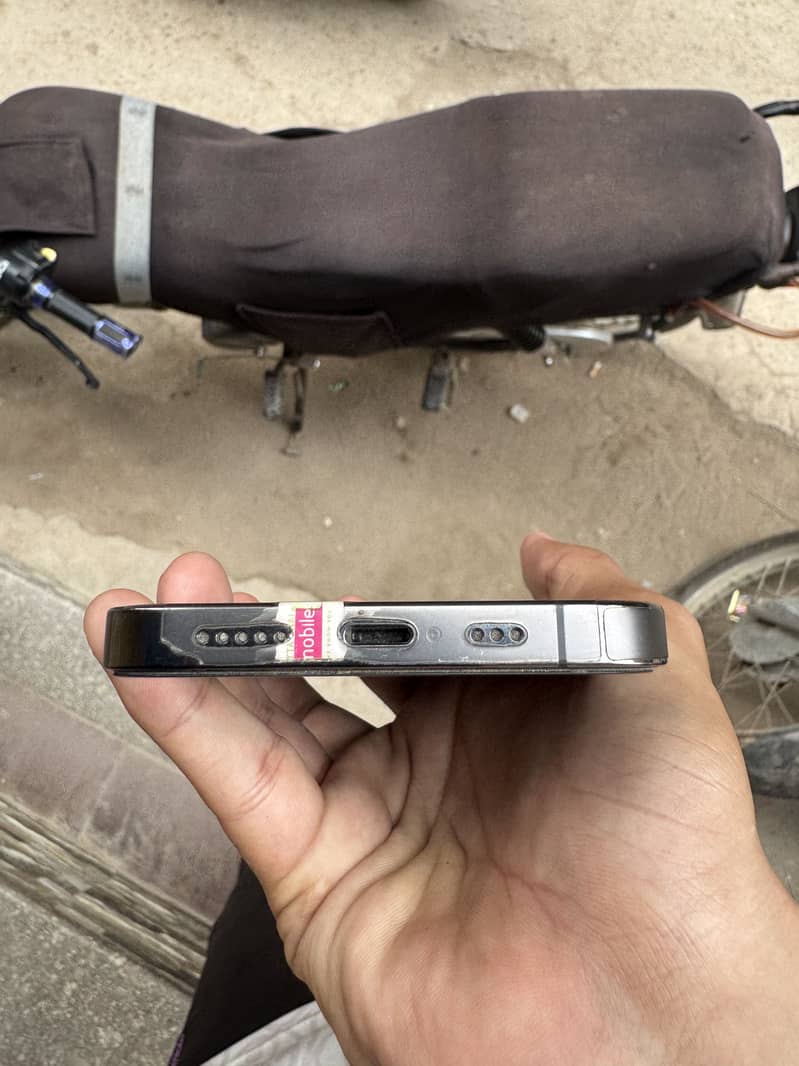 Apple iPhone 13 Pro 4