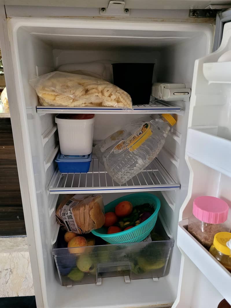 Dawlance refrigator 8