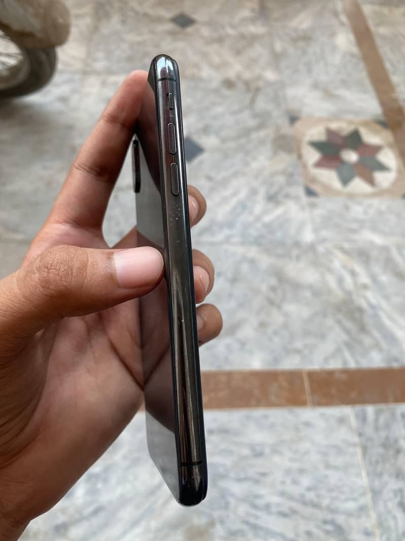 Apple iPhone X 2
