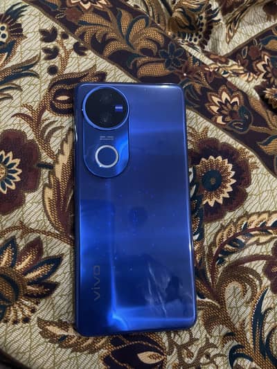 Vivo V50 12/256 with box charger