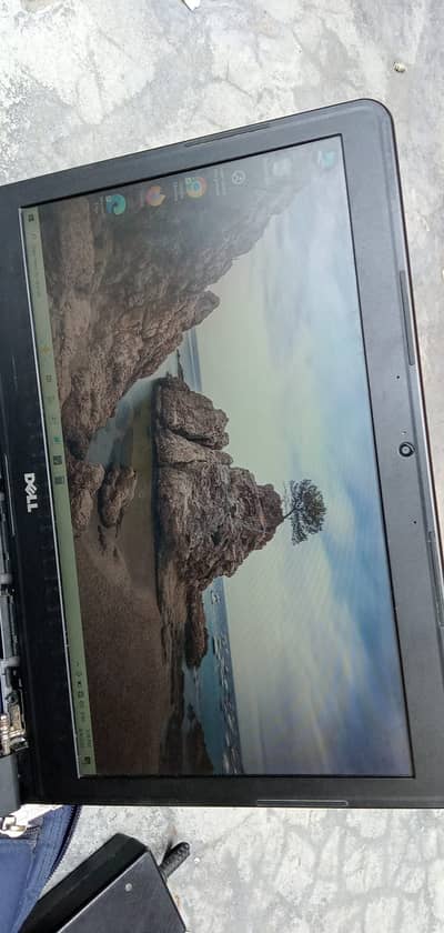 Dell laptop  5th generation he 8gb ram 180gb ssd