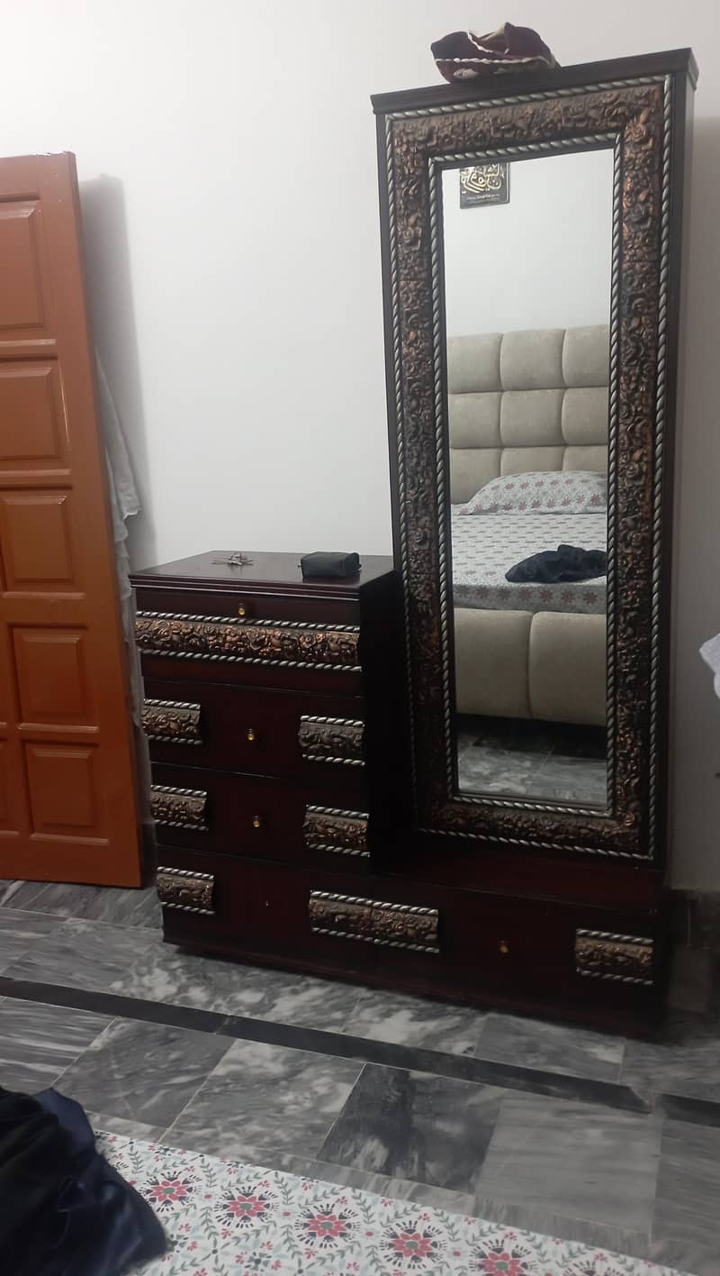 dressing table 0