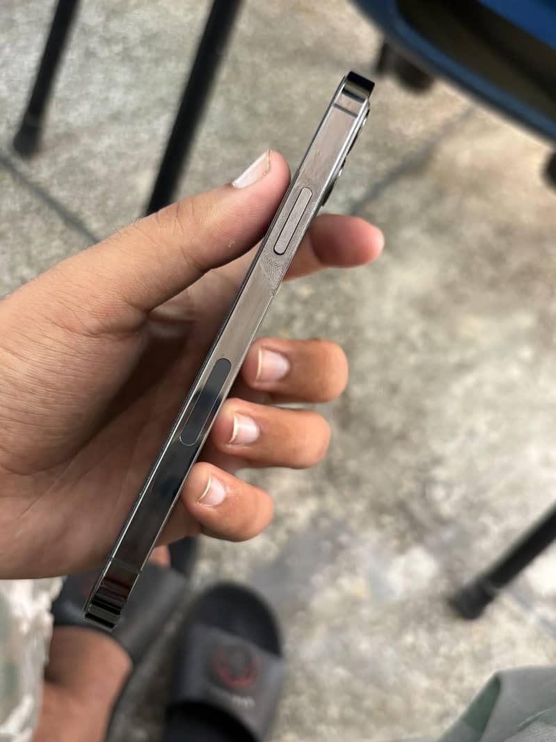 Apple iPhone 12 Pro 1