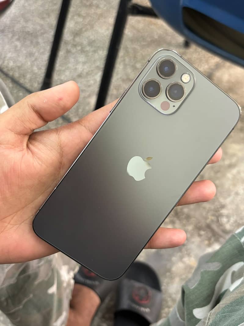 Apple iPhone 12 Pro 2